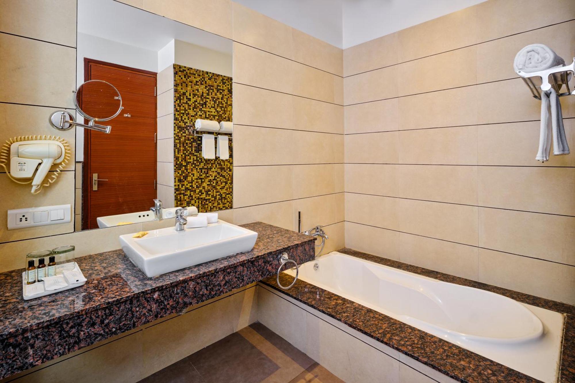 Best Western Country Woods Ambala Ambāla Exterior foto